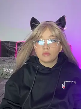 Snapshot of Annie_Grosse chatting on September 2025 08:56:01 PM Annie Grosse online show from September 2025 08:56:01 PM