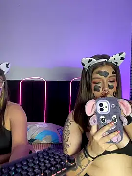 Snapshot of Annie_Grosse chatting on November 2025 03:10:02 AM Annie Grosse online show from November 2025 03:10:02 AM