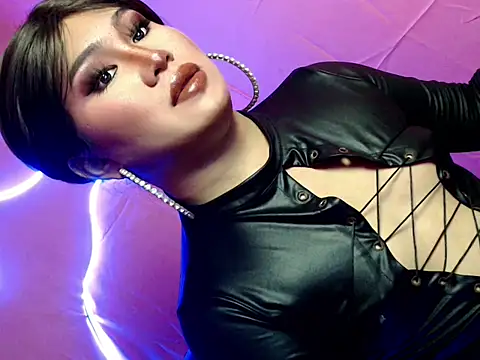 pretty lassy online show from December 2025 05:59:02 PM