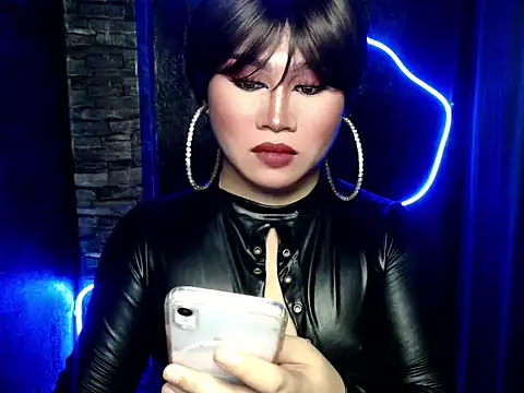 pretty lassy online show from September 2025 08:21:02 AM