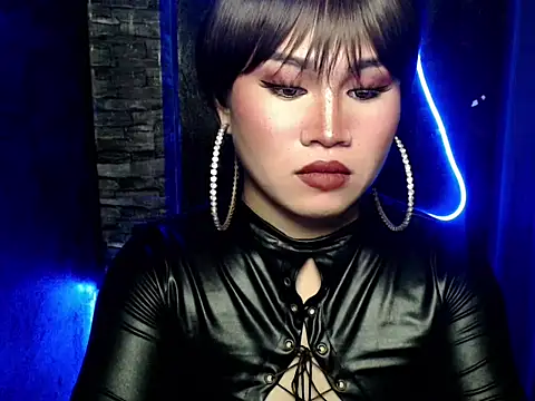 pretty lassy online show from October 2025 08:36:02 AM