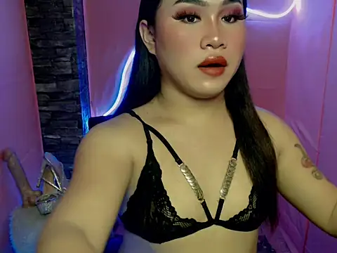 pretty lassy online show from November 2025 03:38:02 PM