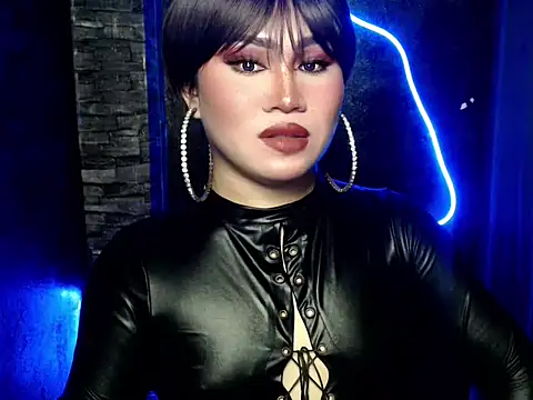 pretty lassy online show from October 2025 06:50:01 AM