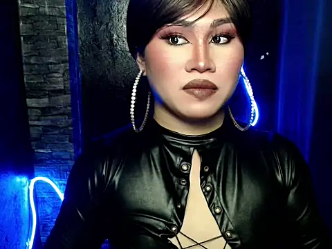 pretty lassy online show from October 2025 11:11:02 AM