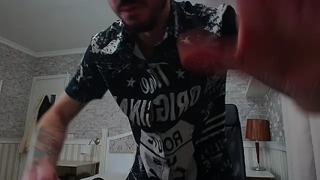 JonahShaw online show from October 2025 04:10:01 AM