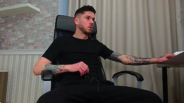 JonahShaw online show from December 2025 05:46:02 AM