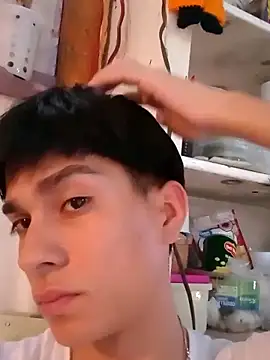 Snapshot of LUISSLEONN0958 chatting on September 2025 10:27:02 PM LUISSLEONN0958 online show from September 2025 10:27:02 PM