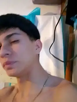 Snapshot of LUISSLEONN0958 chatting on September 2025 04:02:01 PM LUISSLEONN0958 online show from September 2025 04:02:01 PM