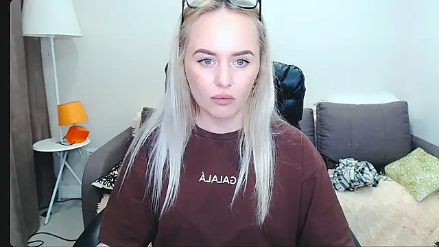 LiluMoon   online show from April 2026 03:07:01 PM