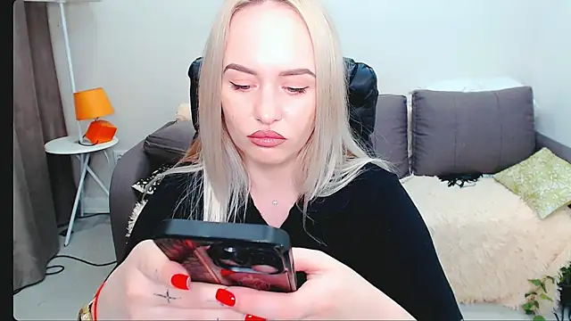 LiluMoon   online show from April 2026 03:51:01 PM