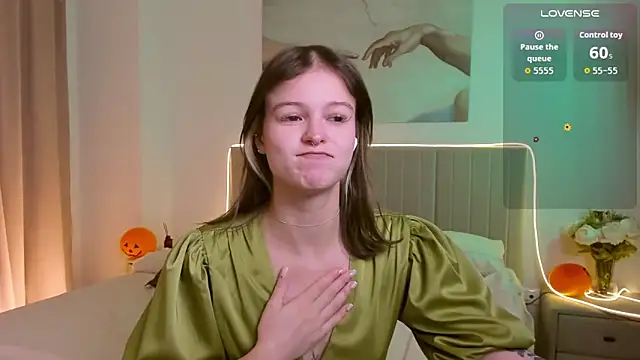 Lisa Blossom online show from November 2025 06:05:01 AM