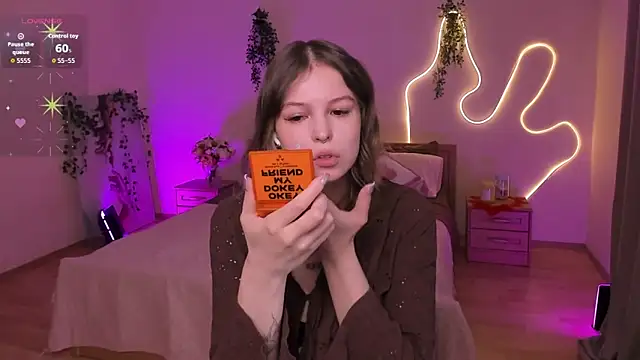 Snapshot of Lisa_Blossom chatting on June 2026 06:07:01 AM Lisa Blossom online show from June 2026 06:07:01 AM