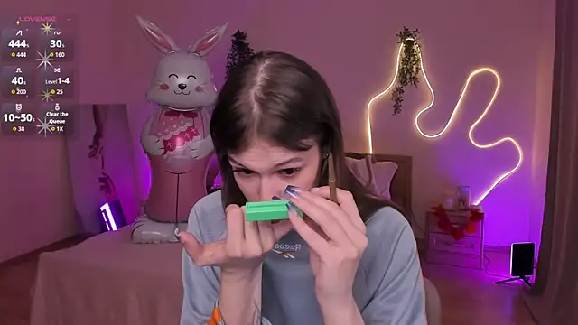 Lisa Blossom online show from April 2026 06:04:01 AM