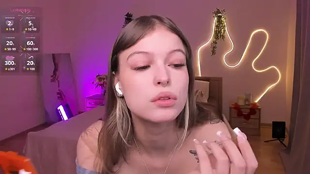 Snapshot of Lisa_Blossom chatting on April 2026 06:09:02 AM Lisa Blossom online show from April 2026 06:09:02 AM