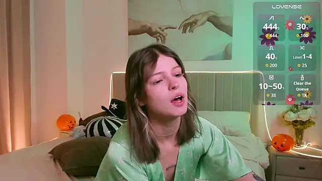 Lisa Blossom online show from October 2025 06:12:01 AM