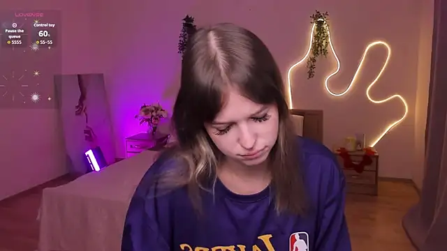 Snapshot of Lisa_Blossom chatting on April 2026 06:04:02 AM Lisa Blossom online show from April 2026 06:04:02 AM
