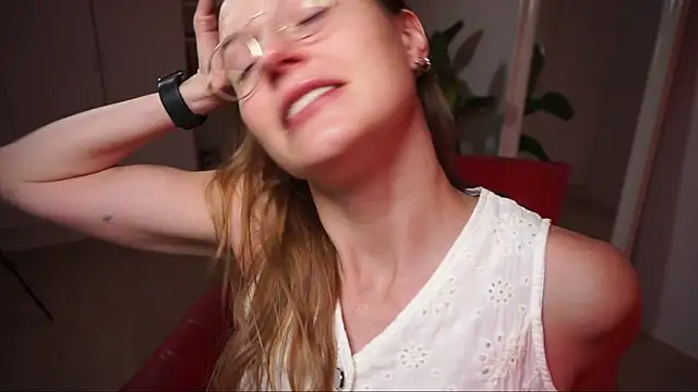 Snapshot of Scorpion_Peach chatting on November 2025 02:50:01 PM Scorpion Peach online show from November 2025 02:50:01 PM