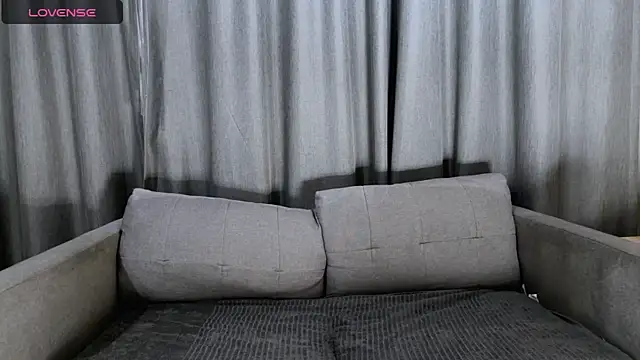 Snapshot of penny_coco chatting on February 2026 04:18:02 PM penny coco online show from February 2026 04:18:02 PM