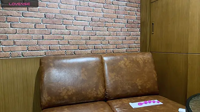 Snapshot of penny_coco chatting on March 2026 04:18:02 PM penny coco online show from March 2026 04:18:02 PM