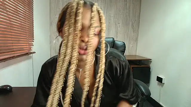 ArianaBeake online show from November 2025 01:26:02 PM