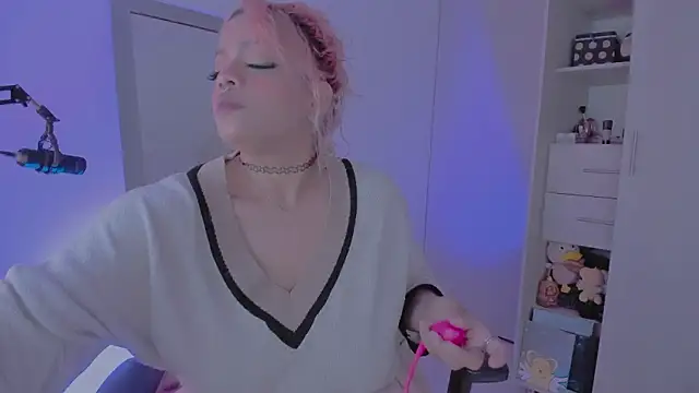 amywilld online show from April 2026 04:52:02 AM