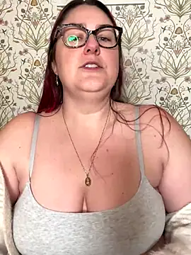 Snapshot of Lacey-BBW chatting on September 2025 08:26:02 PM Lacey-BBW online show from September 2025 08:26:02 PM