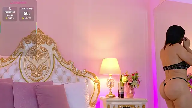 EvaRoah online show from May 2026 12:04:02 PM