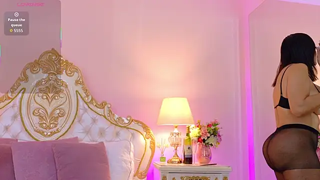 EvaRoah online show from May 2026 12:00:02 PM