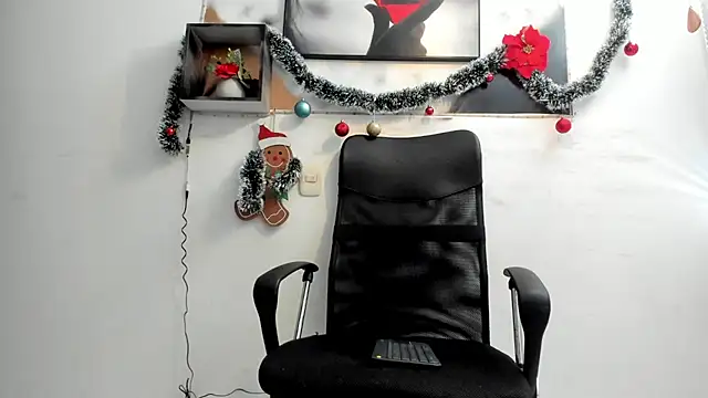 tyler twink boy online show from December 2025 01:22:02 PM