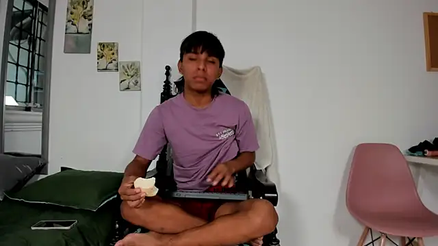 tyler twink boy online show from March 2026 01:33:02 PM