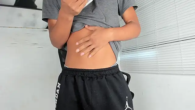 tyler twink boy online show from September 2025 02:01:02 PM