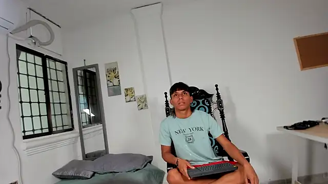 tyler twink boy online show from March 2026 01:52:02 PM