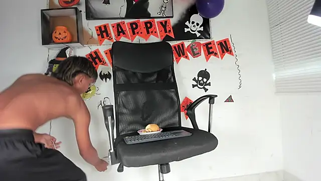 tyler twink boy online show from October 2025 12:48:02 PM