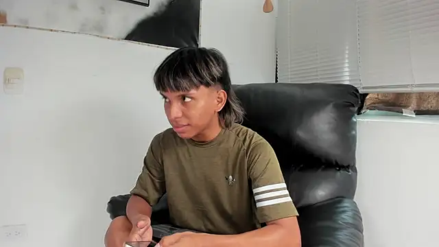 tyler twink boy online show from January 2026 02:21:01 PM