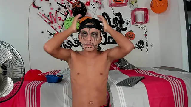 tyler twink boy online show from October 2025 01:19:02 PM