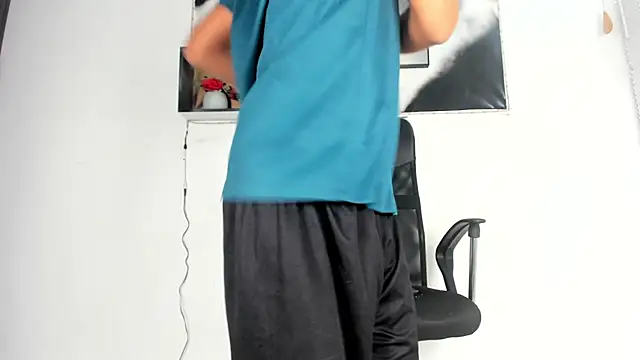 tyler twink boy online show from October 2025 01:48:02 PM