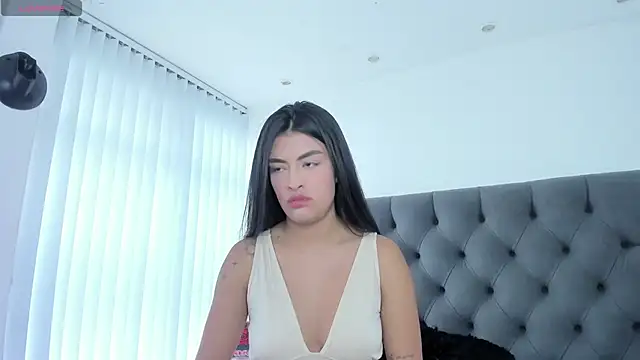 Snapshot of VictoriaParkeer chatting on November 2025 11:48:01 AM VictoriaParkeer online show from November 2025 11:48:01 AM