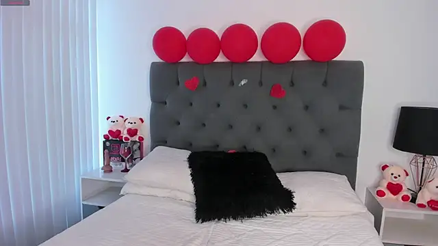 Snapshot of VictoriaParkeer chatting on February 2026 12:05:01 PM VictoriaParkeer online show from February 2026 12:05:01 PM