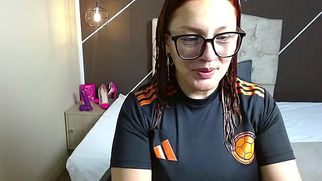 ScarletHott  online show from September 2025 11:41:01 AM