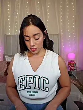 AriadnaTaylor online show from December 2025 05:52:02 PM