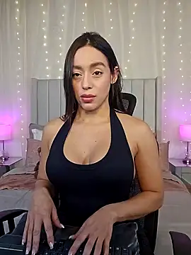 AriadnaTaylor online show from October 2025 05:45:02 PM