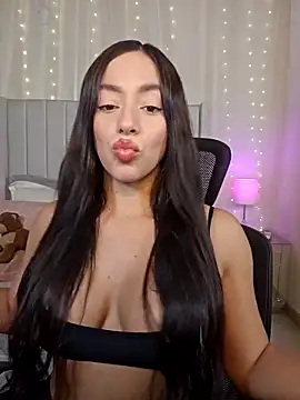 Snapshot of AriadnaTaylor chatting on May 2026 05:21:02 PM AriadnaTaylor online show from May 2026 05:21:02 PM