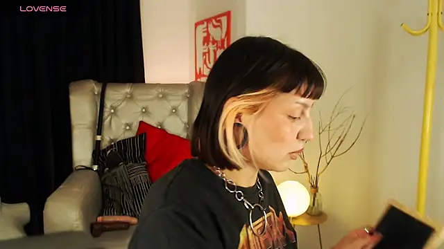 Snapshot of FabulousVenus chatting on June 2026 11:00:02 PM FabulousVenus online show from June 2026 11:00:02 PM