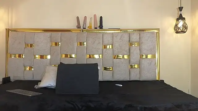 shantall 05 online show from November 2025 07:19:02 PM