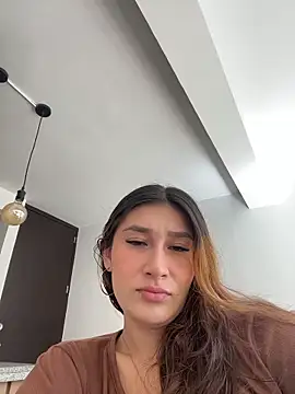 Isa Villamarin online show from October 2025 02:39:01 PM