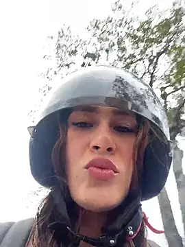 Isa Villamarin online show from October 2025 02:29:01 PM