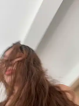 Isa Villamarin online show from October 2025 02:47:01 PM