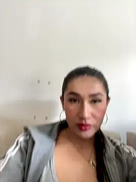 Isa Villamarin online show from September 2025 02:41:02 PM