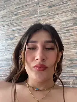 Isa Villamarin online show from October 2025 02:39:01 PM