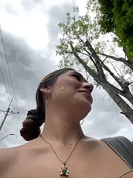 Isa Villamarin online show from September 2025 03:56:01 PM